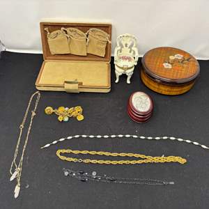 Lot #87 - Vintage Jewelry and Collectible Items Lot