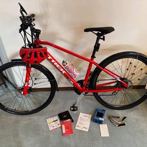 Lot #1 - Nice Lightly Used TREK (Dual Sport 2 - Gen 4) 24 Speed Bicycle w/ Helmet - (17.5" Frame - Owner Paid $856.00)