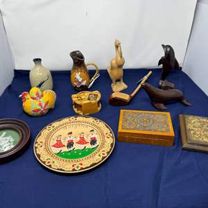 Lot #118 - Mixed Vintage Collectibles Lot - Assorted Items.