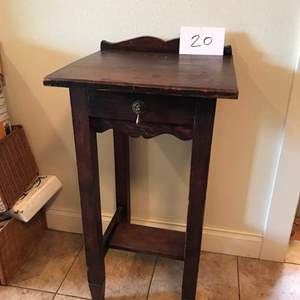 Lot # 20 - Vintage/Antique style side table. 16x15.5x30