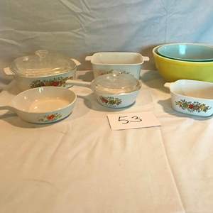 Lot # 53 - Vintage Pyrex dishes, vintage Corningware