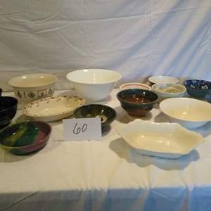 Lot # 60 - Large lot of bowls of various sizes