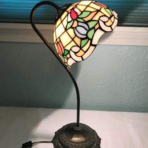 Lot # 127 - Nice Tiffany style brass lamp, 18" tall