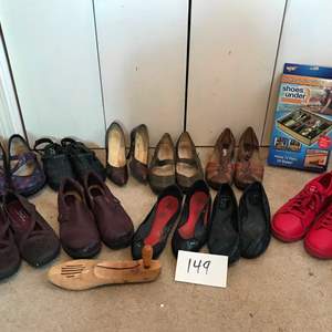 Lot # 149 - Shoes, most size women's 11