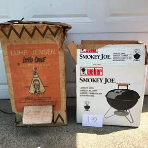 Lot # 192 - Weber Smokey Joe charcoal grill, Little Chief electric smoker