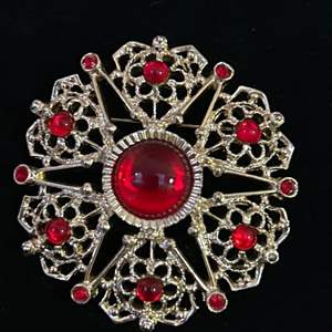 Lot #96 Sarah Cov Gold Tone / Embellished Brooch