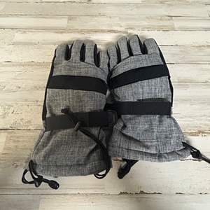 Lot #15 Obermeyer Men’s size XL Snowboarding Gloves Water Resistant  Outdoor Winter Gloves - Insulated and Waterproof.