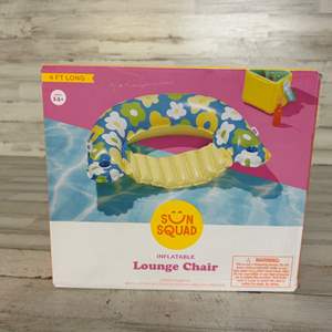 Lot #24 Sun Squad 4’ Inflatable Floating Pool Lounge Chair new in box Sun Squad Inflatable Lounge Chair