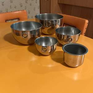 Lot #201 -   Vintage Stainless Steel Bowl Set - 5 Piece.