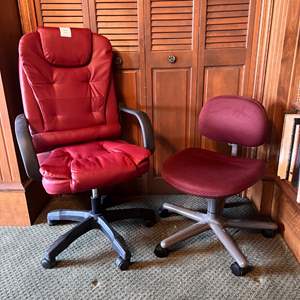 O- Lot #70 - Office Chair Lot - Executive and a MCM Herman Miller Chair