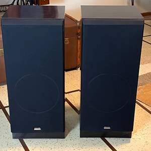 Lot #576 - Pair of Vintage Speakers - Kenwood speakers JL-700.