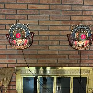 Lot #510 -  Set of two vintage lighted bar signs featuring Stroh's. Bicentennial " Welcome aboard Beer Lovers 1776" 