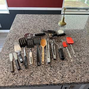 Lot #9 Assorted Kitchen Utensils