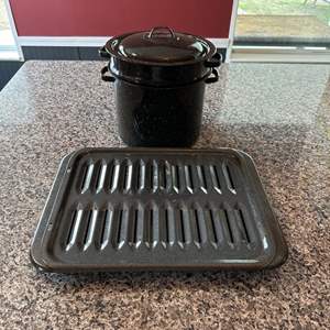 Lot #26 Broiler Pan & Stock Pot