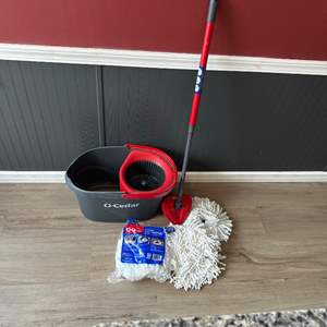 Lot #44 O-Cedar EasyWring Spin Mop & Bucket Set