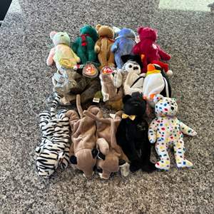 Lot #121 Variety of Ty Beanie Babies 