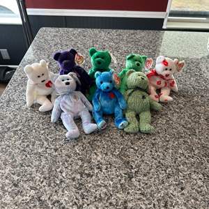 Lot #211 Assorted Ty Beanie Babies Bears