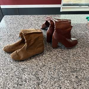 Lot #228 (2) Women's Boots - Size 7