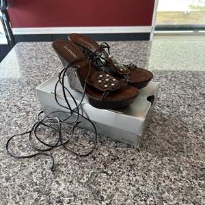 Lot #231 Aldo Laurine Ladies Lace Up Shoes - Made in Italy - Size 40