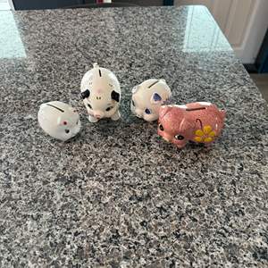 Lot #242 (4) Mini Ceramic Piggy Banks