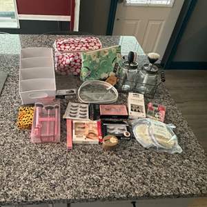 Lot #260 Nails, Eye Lashes & More Bathroom Essentials