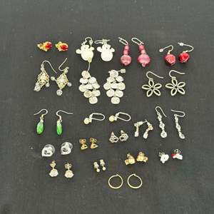 Lot #280 Stylish Assortment of Fashion Earrings 