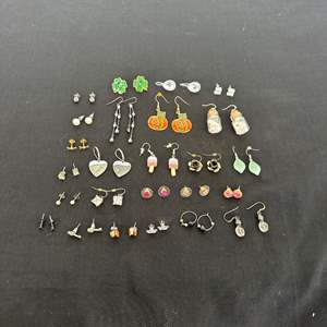 Lot #281 Stylish Assortment of Fashion Earrings 