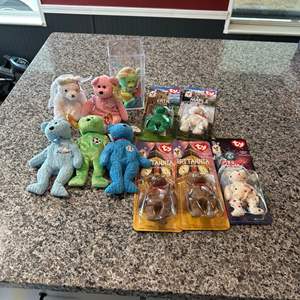 Lot #308 (11) Ty Beanie Babies - Britannia, Glory, Maple & More