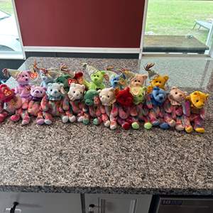 Lot #316 Colorful Assortment of Ty Beanie Babies Bears