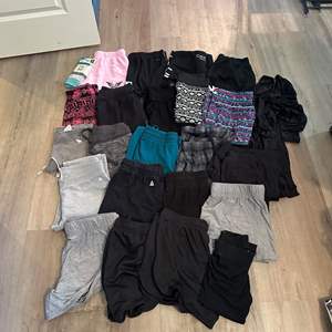 Lot #329 Variety of Ladies Pants & Shorts - Size Large