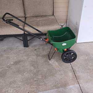 Lot #331 Scotts Turf Builder EdgeGuard Mini Broadcast Spreader