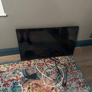 Lot #349 Vizio 32” TV w/ Remote