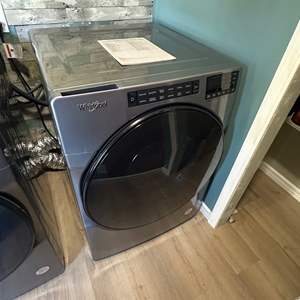 Lot #461 Like New Whirlpool Front Load Washer