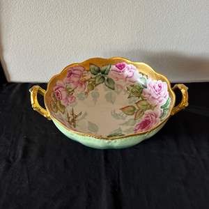 Lot #29 Beautiful Early 1900s, T&V Limoges Floral Bowl - France