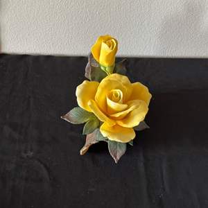 Lot #32 Capodimonte Porcelain Yellow Roses Figurine