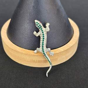 Lot #95 Rhinestone Lizard Pin