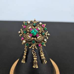 Lot #96 Beautiful Ornate Rhinestone Brooch