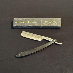 Lot #121 Vintage Butler's "KEEN" Razor - England