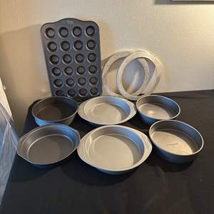 Lot #127 Assorted Bakeware 