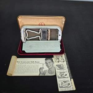 Lot #281 Vintage Rolls Razor - England