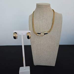 Lot #296 Elegant Swarovski Crystal Necklace & Earrings Set