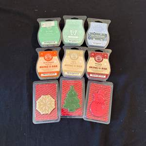 Lot #323 Assorted Scentsy Wax Melts