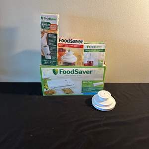 Lot #422 Foodsaver Vacuum System, Bags & More