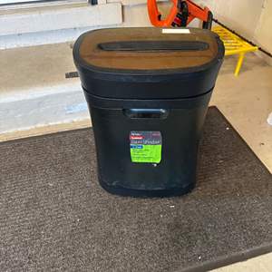 Lot #443 Royal Crosscut Paper Shredder