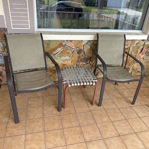 Lot #511 Patio Chairs & Table