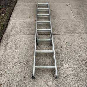 Lot #517 Extension Ladder