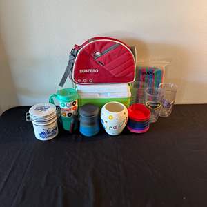 Lot #542 Lunch Boxes, Travel Mugs, Straws & More