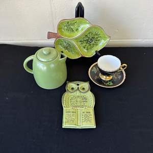 Lot #605 Assorted Ceramic Kitchen Items