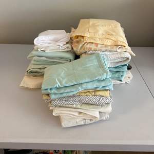 Lot #678 Queen Flat Sheets