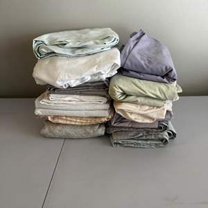 Lot #679 Queen Fitted Sheets